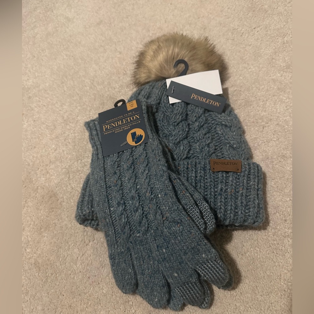 Pendleton Gray Knit Hat and Gloves Set with Faux Fur Pom-Pom